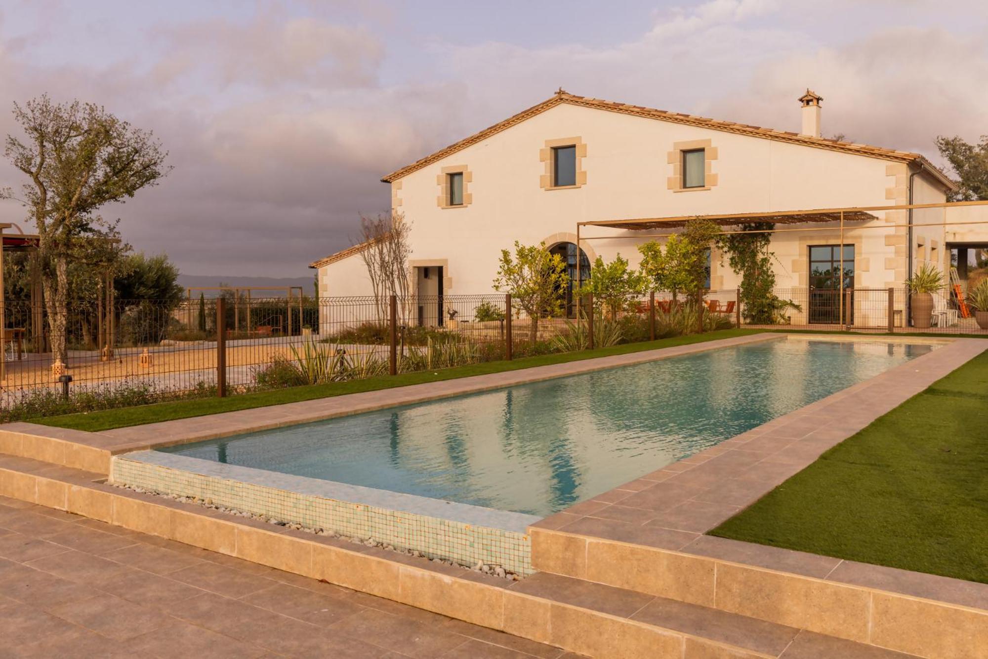 Can Bufi Espectacular Casa Con Piscina Interior Llagostera Exterior photo